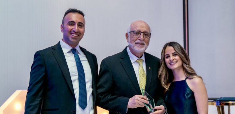 Dr. Der Kiureghian Receives Award